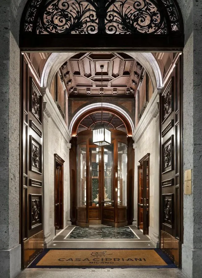 Отель Casa Cipriani Milano