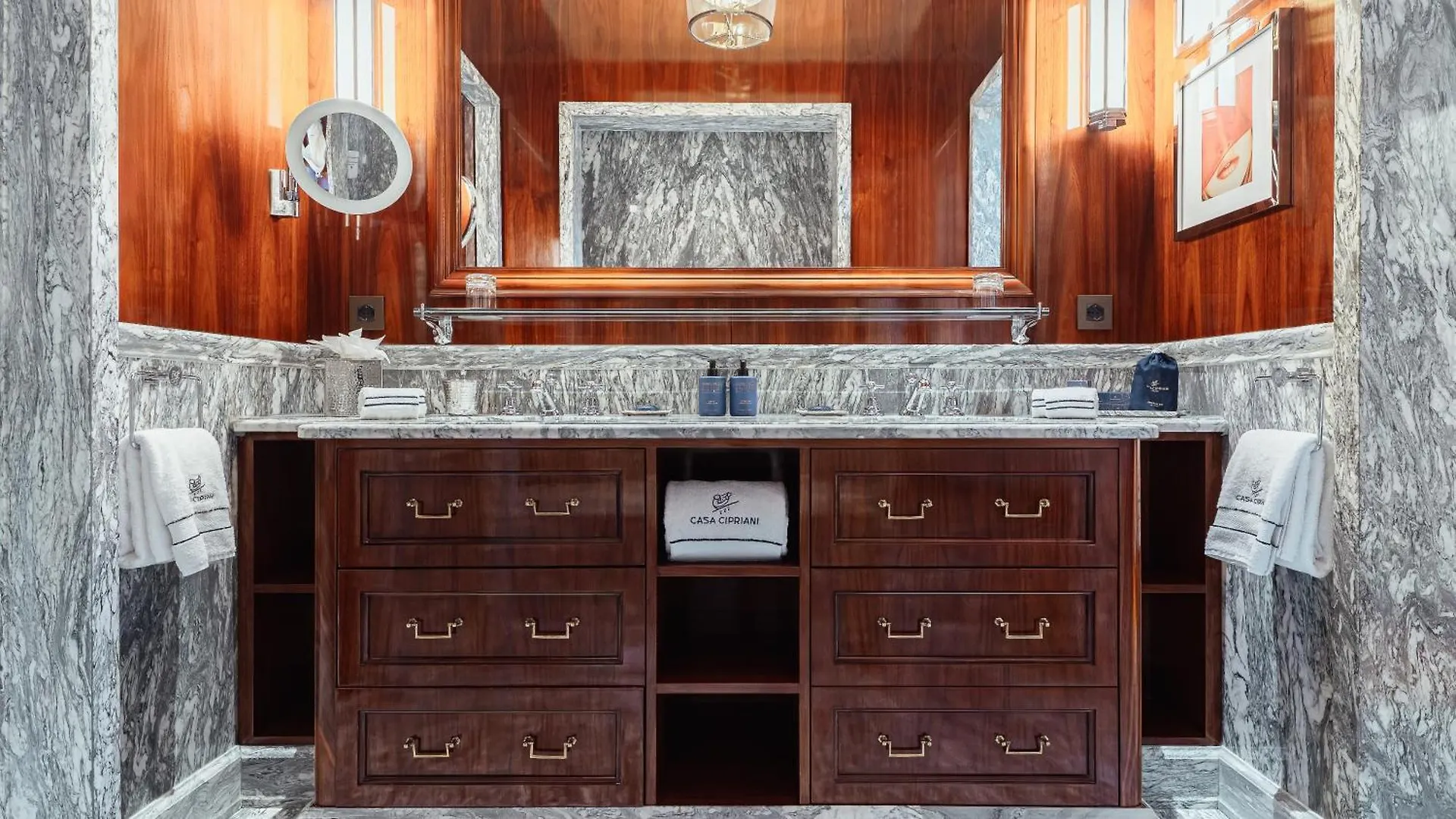 Отель Casa Cipriani Milano
