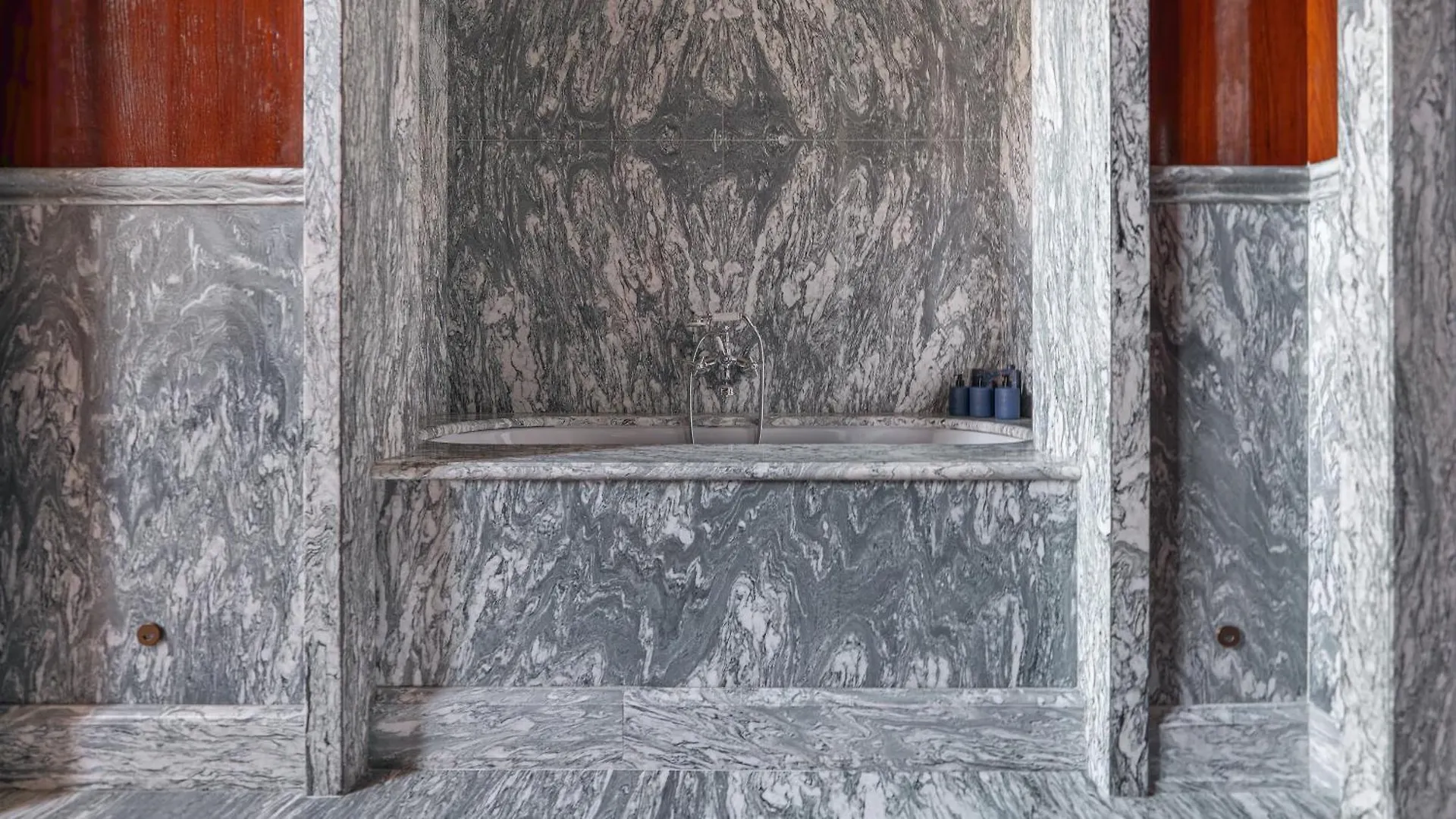 Отель Casa Cipriani Milano